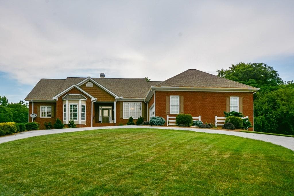 202 Shoreline Drive, Jefferson, GA 30549 — most recent listing photo