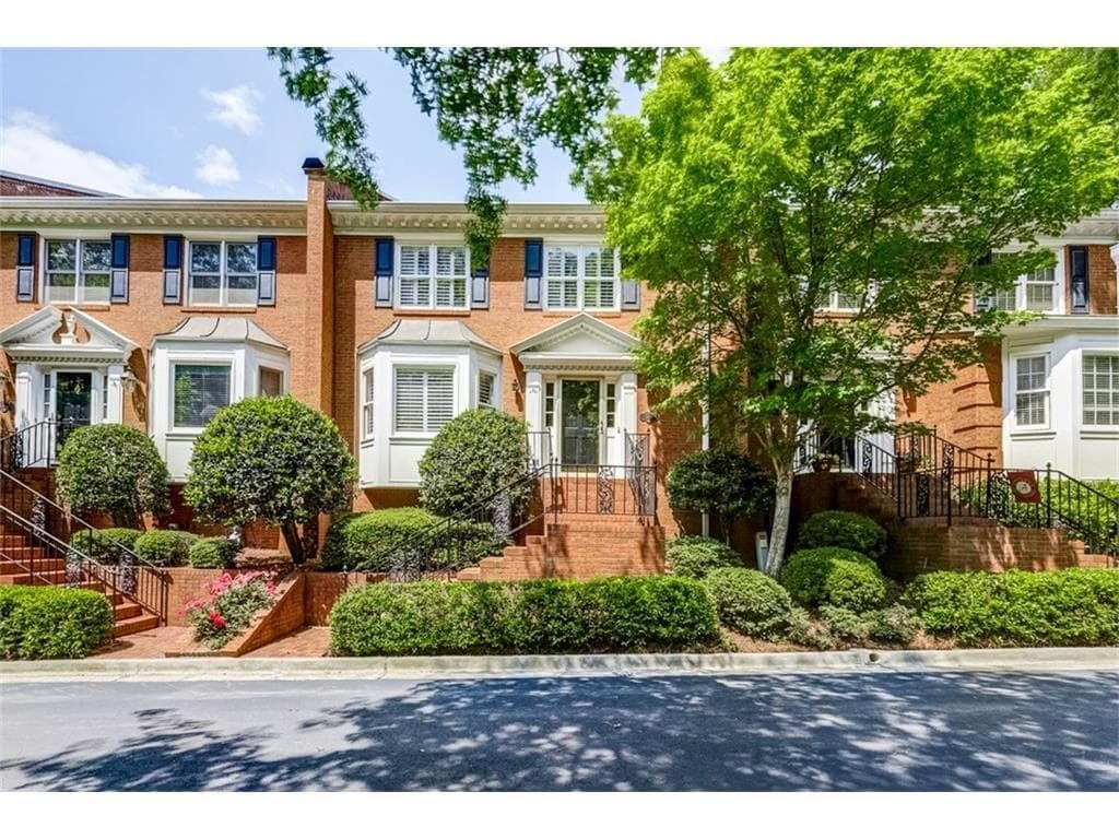 5406 Trentham Drive, Dunwoody, GA 30338 — most recent listing photo