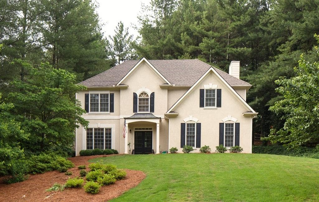 4 bedroom, 2,412 sq ft single family residence sold at 6925 Black Fox Lane, Cumming, GA 30040