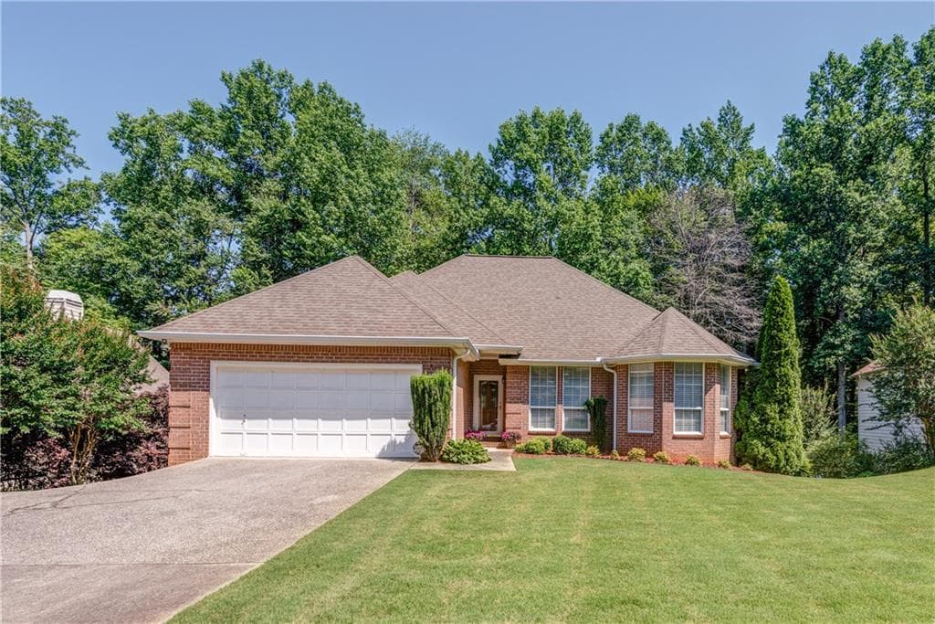 3 bedroom, 3,708 sq ft single family residence sold at 340 Shyrewood Drive, Lawrenceville, GA 30043