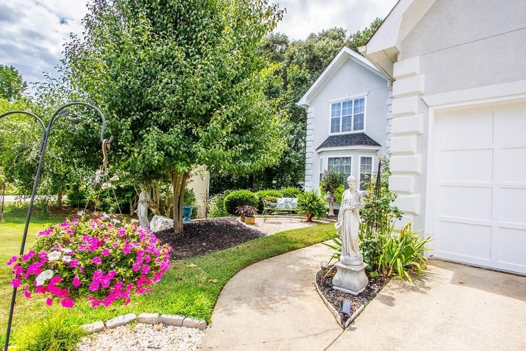 4 bedroom, 2,608 sq ft single family residence sold at 9175 Charlton Place, Douglasville, GA 30135