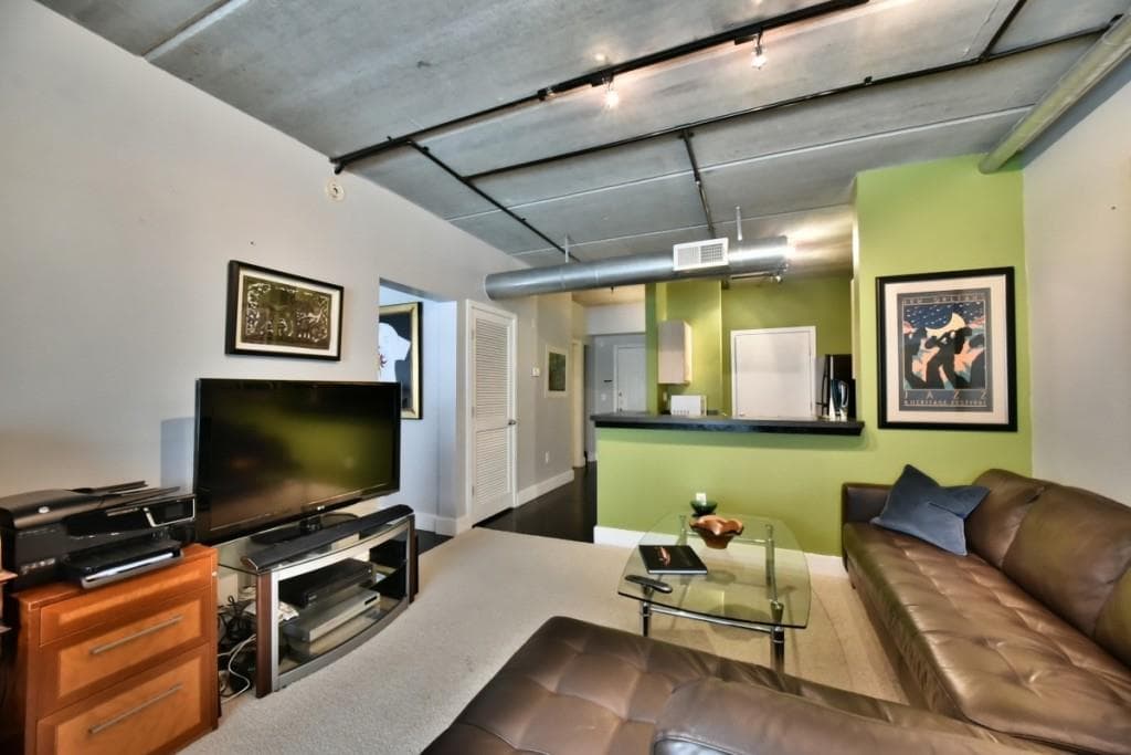1 bedroom, 775 sq ft condominium sold at 800 Peachtree Street 2105, Atlanta, GA 30308