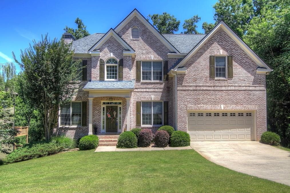 4 bedroom, 4,084 sq ft single family residence sold at 6845 Crofton Drive, Alpharetta, GA 30005