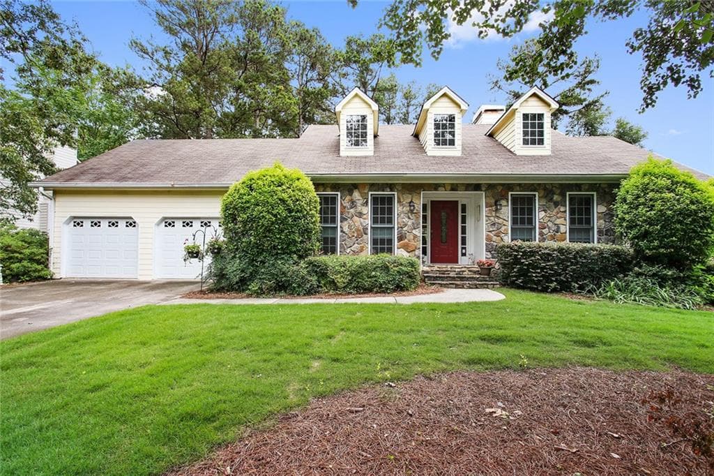 4 bedroom, 2,162 sq ft single family residence sold at 4024 Dover Avenue, Alpharetta, GA 30009