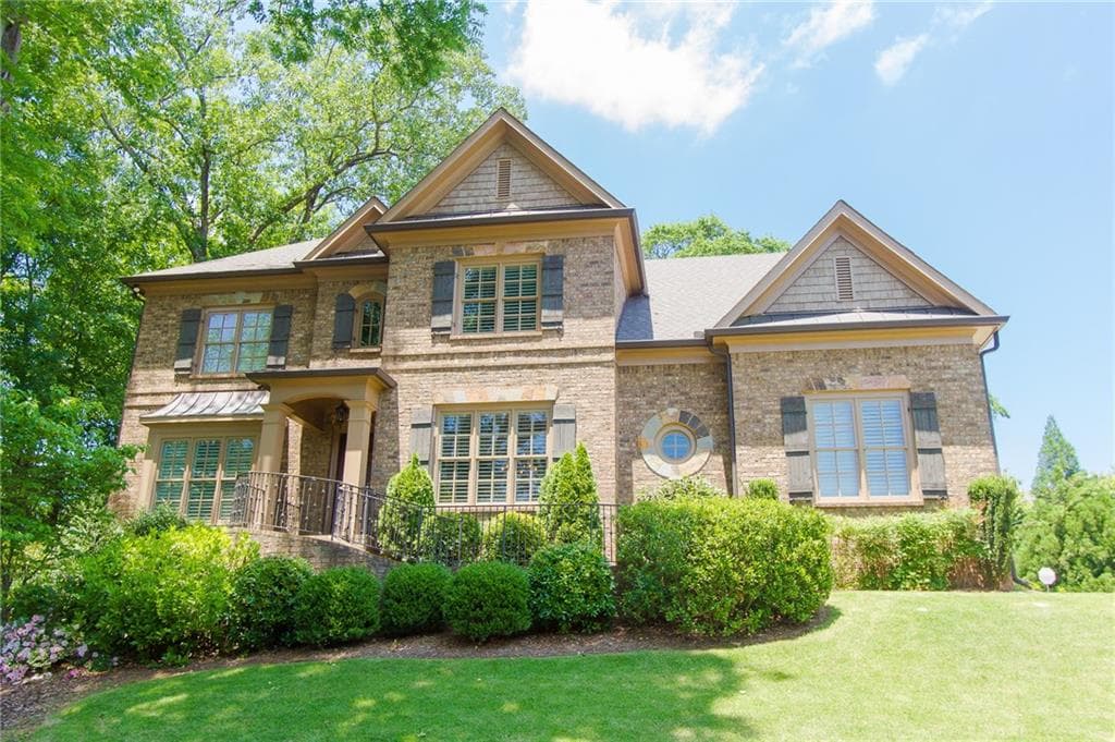 5 bedroom, 3,817 sq ft single family residence sold at 3120 Howell Mill Road, Atlanta, GA 30327