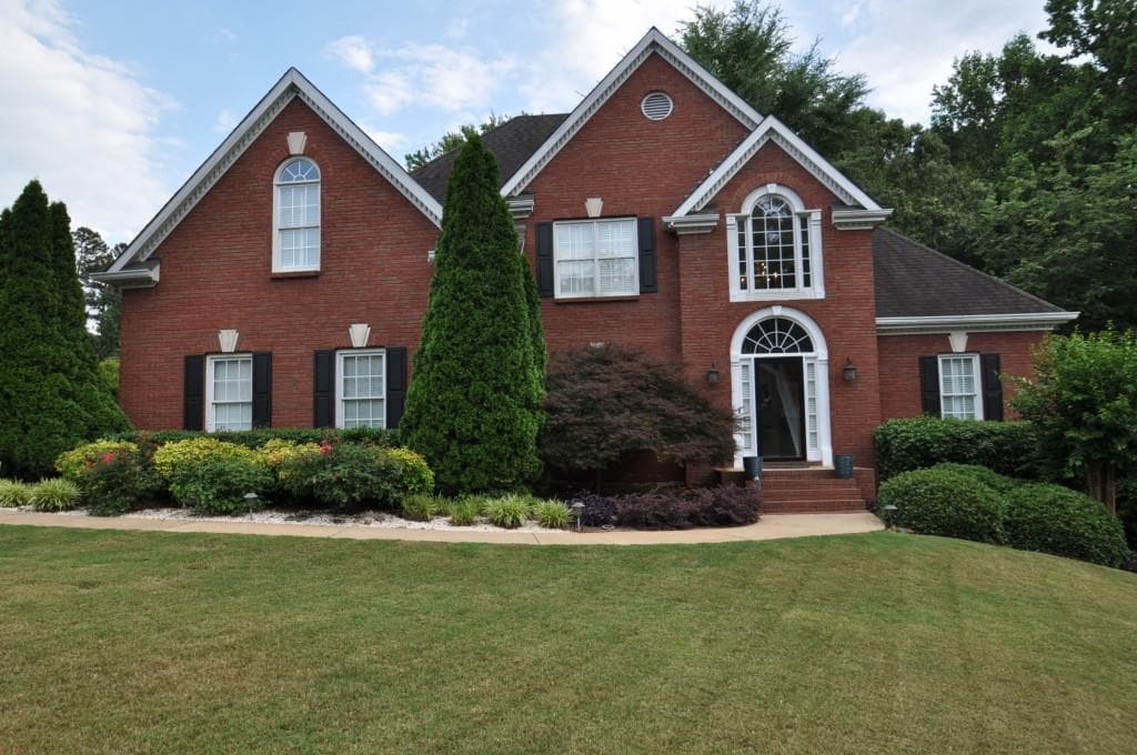 5 bedroom, 2,640 sq ft single family residence sold at 739 Shadow Trace Path, Lilburn, GA 30047