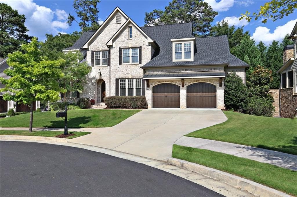 6 bedroom, 6,795 sq ft single family residence sold at 2035 Springlake Court, Atlanta, GA 30318