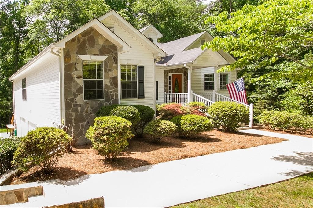3 bedroom single family residence sold at 8005 Banks Mill Road, Douglasville, GA 30135