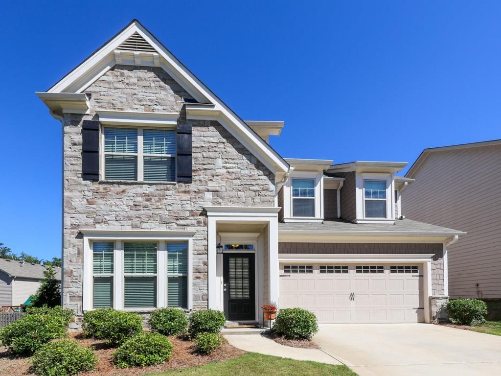 4 bedroom, 2,616 sq ft single family residence sold at 5560 Beaver Ridge Drive, Cumming, GA 30040