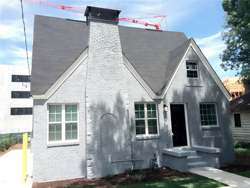 5 bedroom, 2,400 sq ft single family residence sold at 115 Holiday Avenue, Atlanta, GA 30307