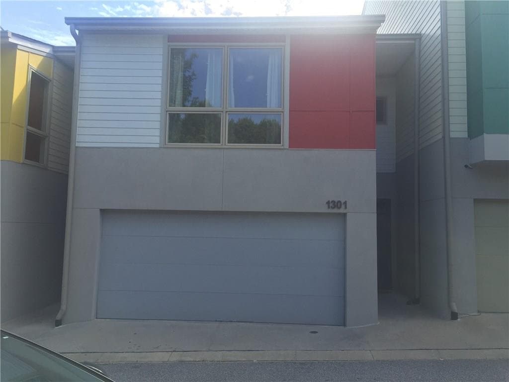 2 bedroom, 1,820 sq ft townhouse sold at 1301 Hoffman Lane 108, Atlanta, GA 30318