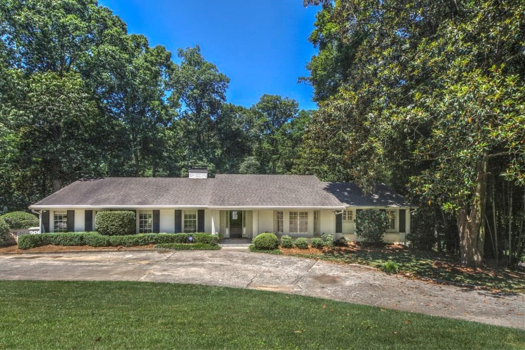 4 bedroom, 2,516 sq ft single family residence sold at 3610 Rembrandt Road, Atlanta, GA 30327