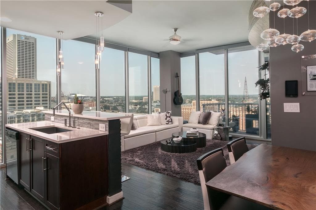 2 bedroom, 1,148 sq ft condominium sold at 855 Peachtree Street 1603, Atlanta, GA 30308
