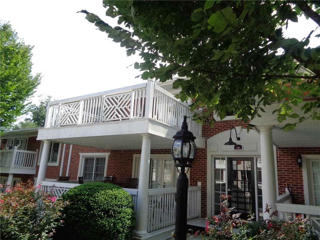 2 bedroom, 960 sq ft condominium sold at 885 Briarcliff Road F33, Atlanta, GA 30306