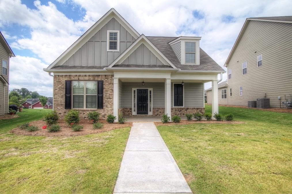 3 bedroom, 2,200 sq ft single family residence sold at 142 Harmony Lake Drive, Canton, GA 30115