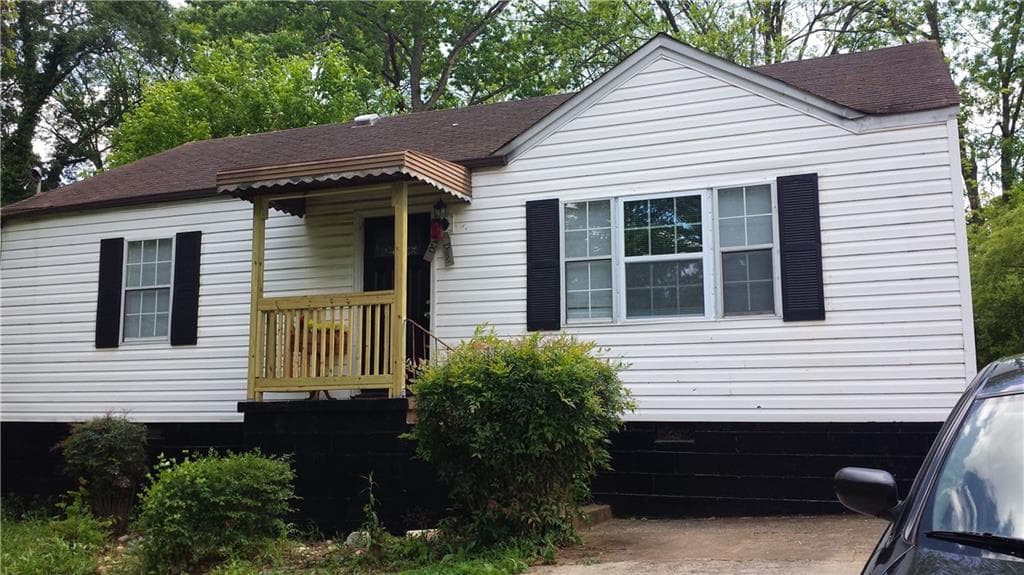 1386 Pine Avenue, East Point, GA 30344 — most recent listing photo
