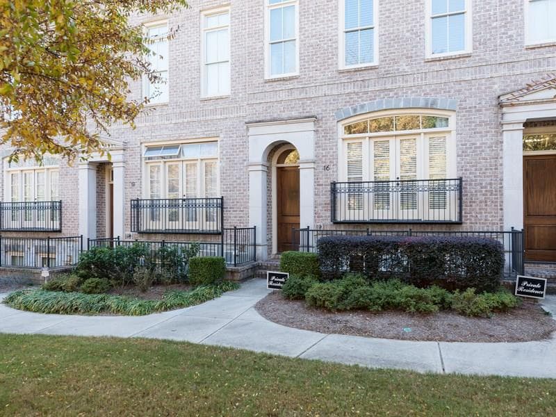 3 bedroom, 1,960 sq ft townhouse sold at 58 Sheridan Drive 16, Atlanta, GA 30305