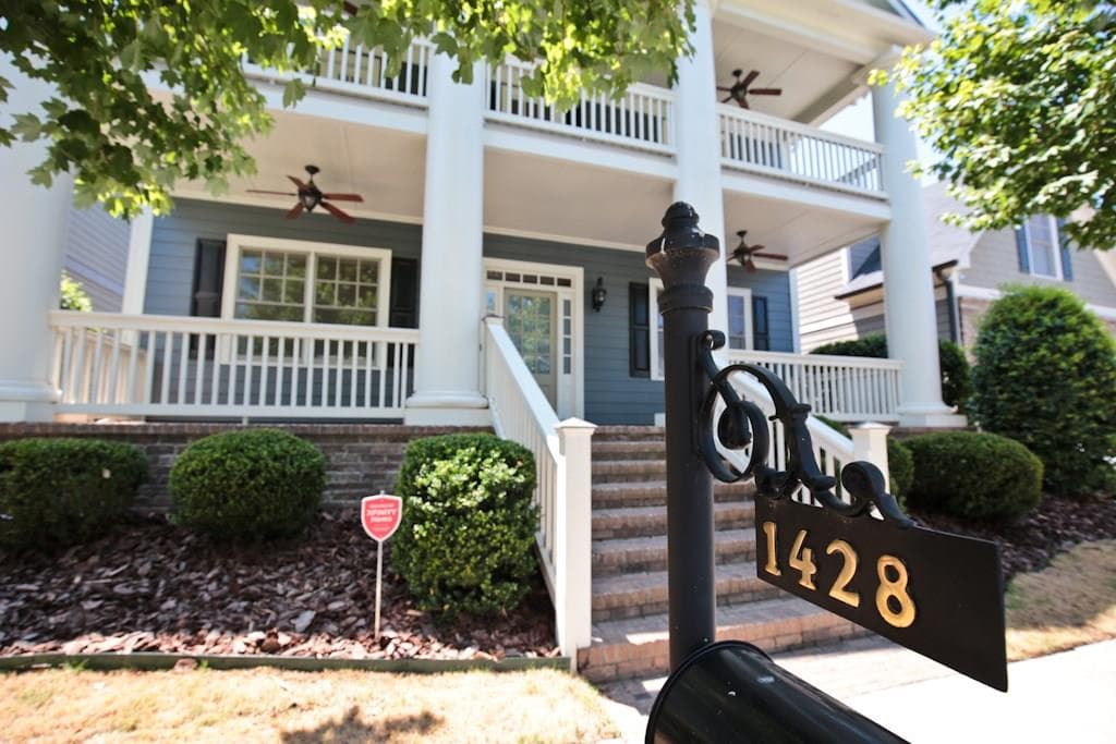 4 bedroom, 2,819 sq ft single family residence sold at 1428 Dupont Commons Circle, Atlanta, GA 30318