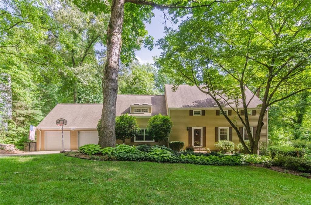 4582 Huntridge Drive, Roswell, GA 30075 — most recent listing photo