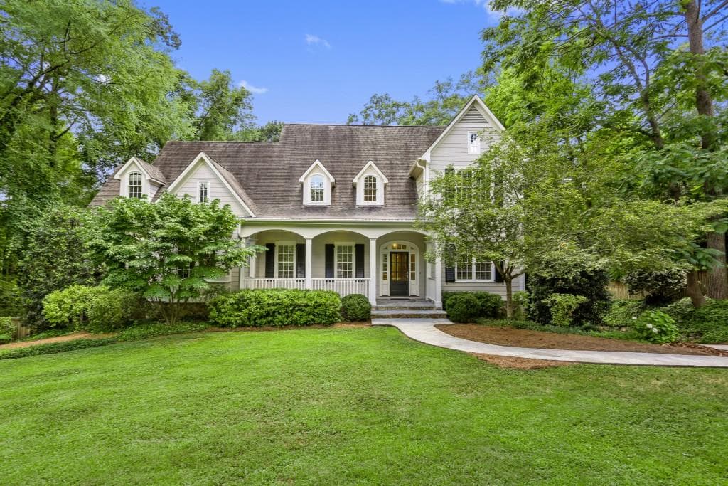 5 bedroom, 4,896 sq ft single family residence sold at 3058 Howell Mill Road, Atlanta, GA 30327