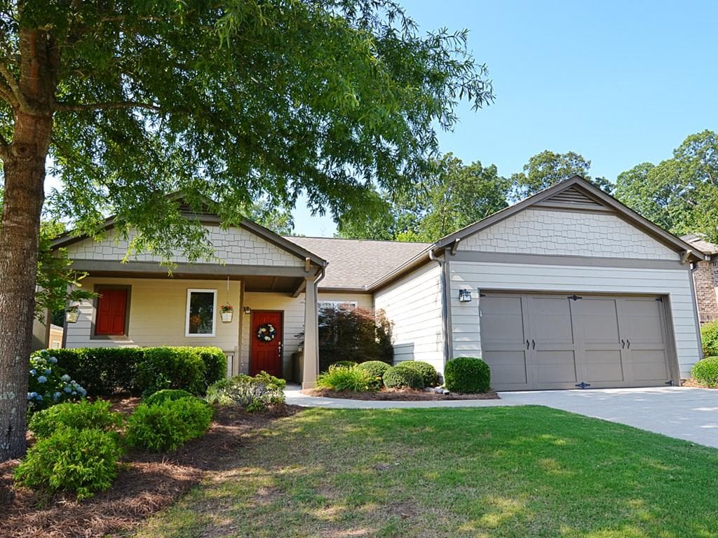 2 bedroom, 2,228 sq ft single family residence sold at 664 Laurel Crossing, Canton, GA 30114