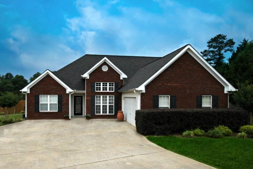 3 bedroom, 2,205 sq ft single family residence sold at 562 Bradford Place Court, Loganville, GA 30052