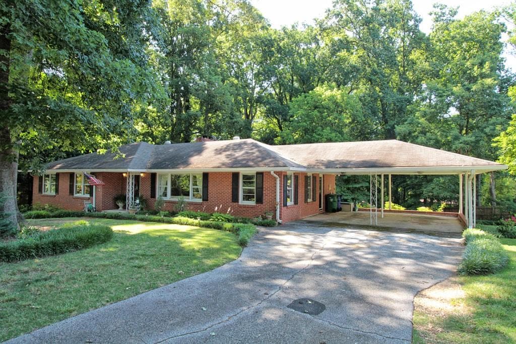 3 bedroom, 2,045 sq ft single family residence sold at 1463 Hearst Drive, Brookhaven, GA 30319