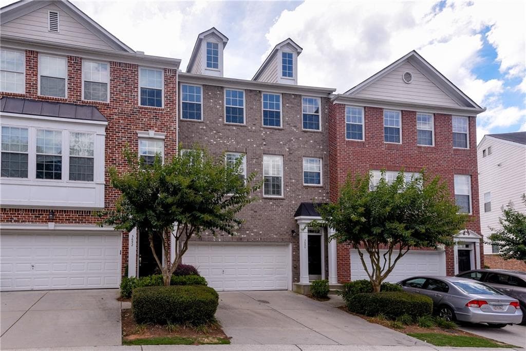 3 bedroom, 2,511 sq ft townhouse sold at 3650 Chattahoochee Summit Drive 10, Atlanta, GA 30339
