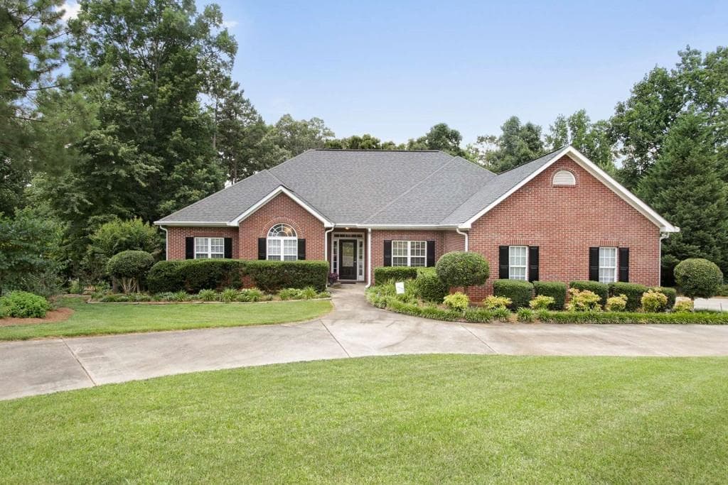 130 Lawn Market, Sharpsburg, GA 30277 — most recent listing photo