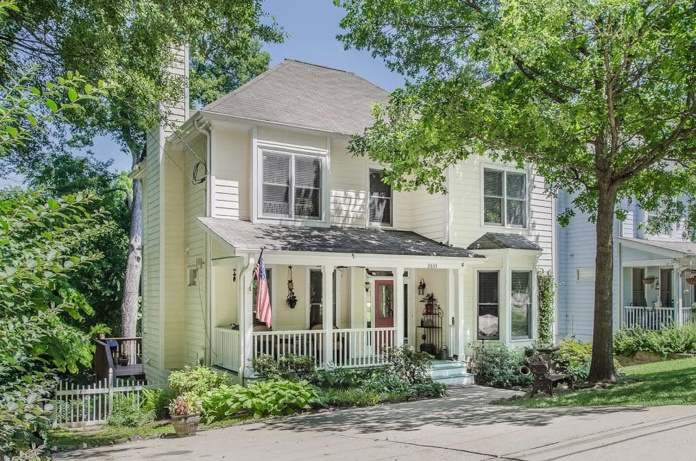 4 bedroom, 1,980 sq ft single family residence sold at 2653 W Main Street, Atlanta, GA 30318
