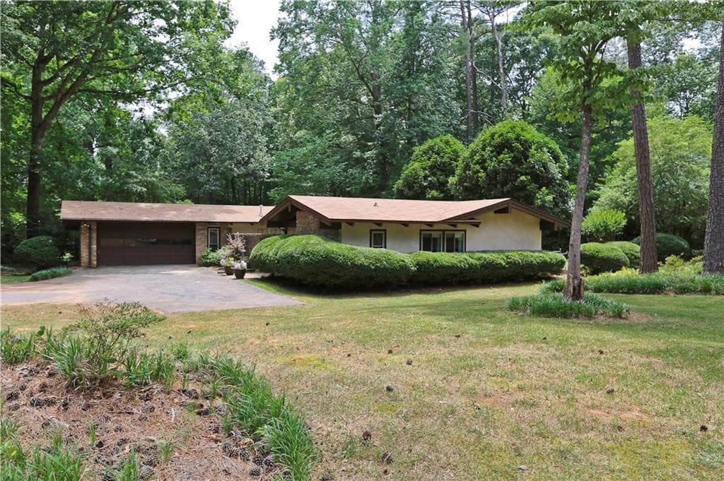 5213 Davantry Drive, Dunwoody, GA 30338 — most recent listing photo