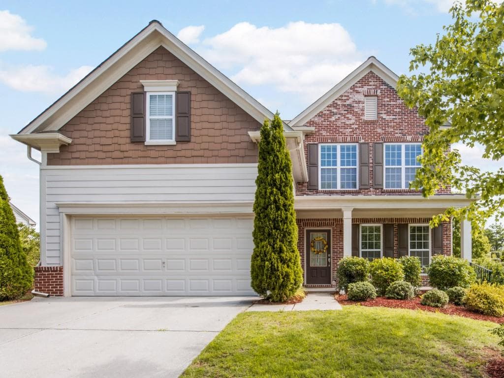 4 bedroom, 2,568 sq ft single family residence sold at 205 Glenwood Drive, Canton, GA 30115