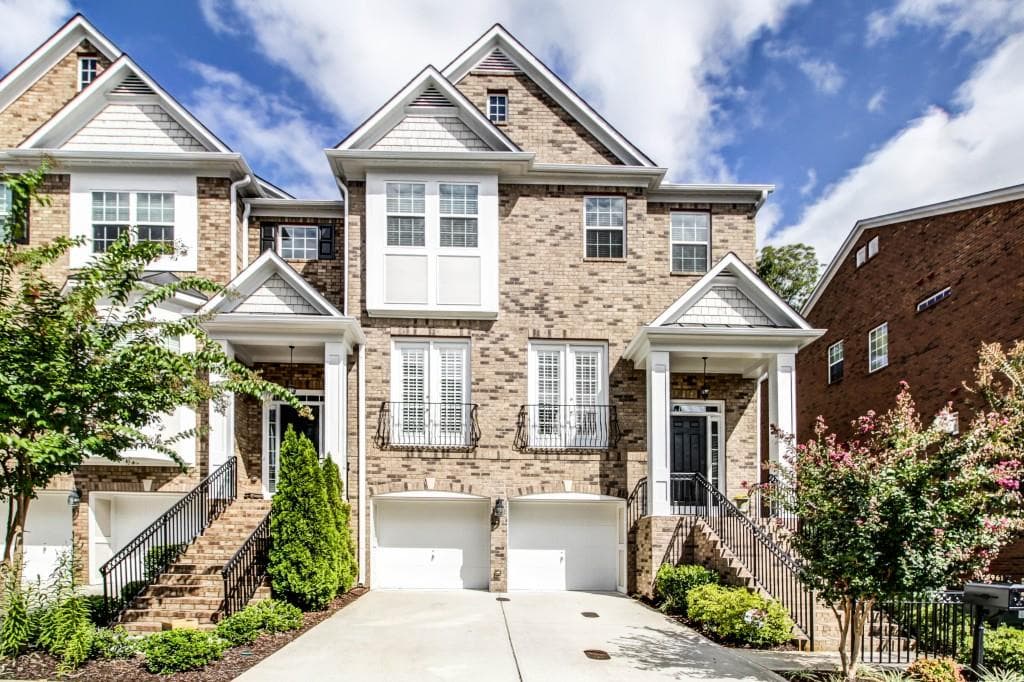 4 bedroom, 3,871 sq ft townhouse sold at 2961 Rivergreen Lane, Atlanta, GA 30339
