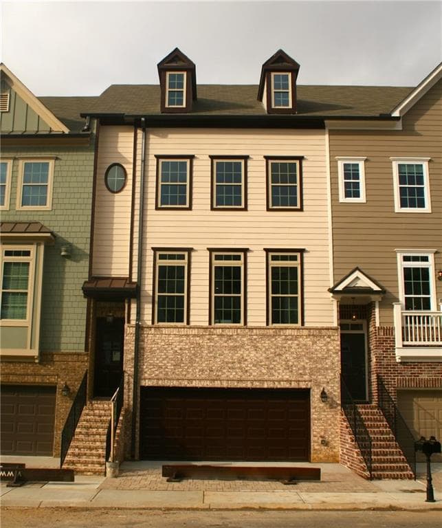 3 bedroom, 2,464 sq ft townhouse sold at 2138 Old Georgian Terrace 285, Atlanta, GA 30318