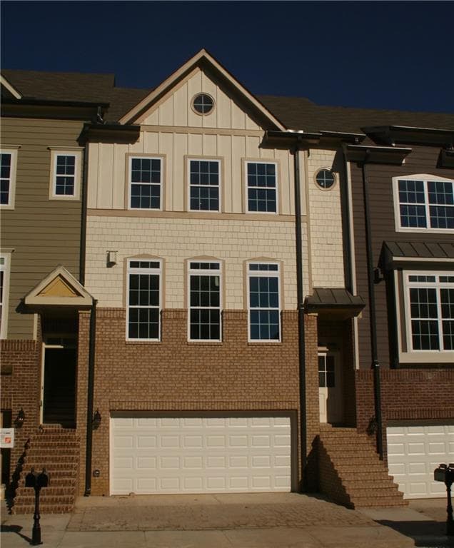 3 bedroom, 2,464 sq ft townhouse sold at 2144 Old Georgian Terrace 288, Atlanta, GA 30318