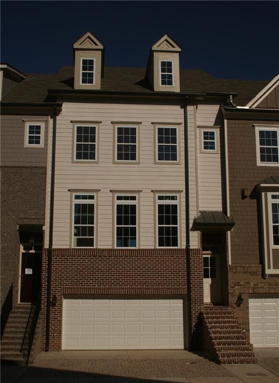 3 bedroom, 2,464 sq ft townhouse sold at 2150 Old Georgian Terrace 291, Atlanta, GA 30318