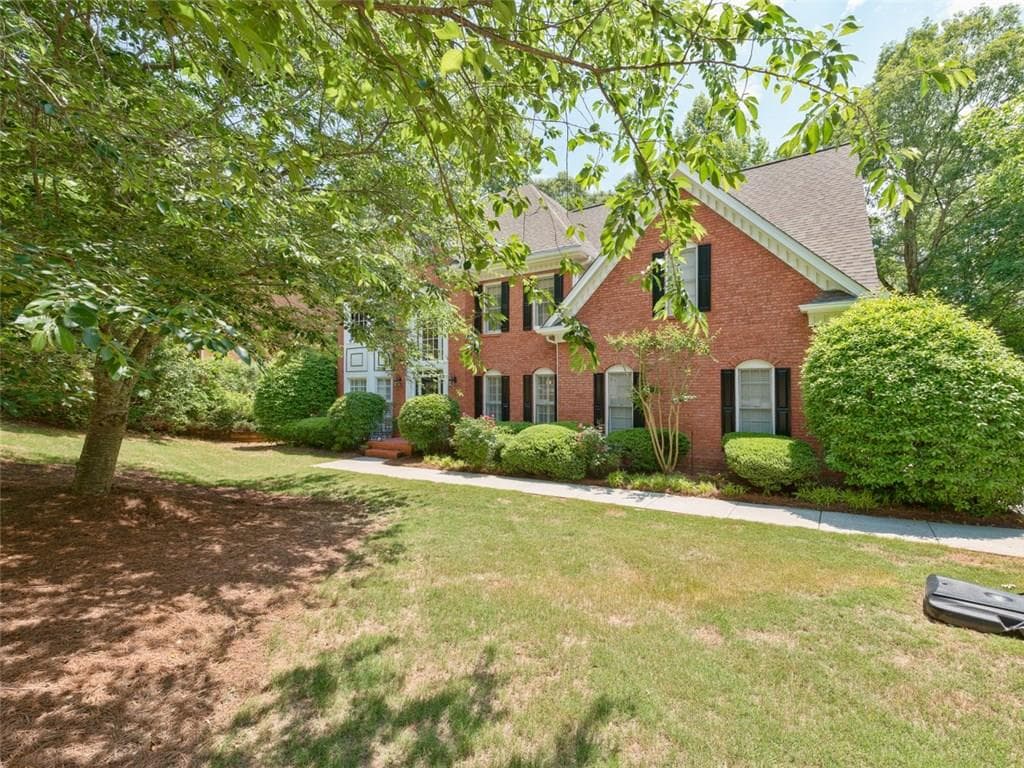 6 bedroom, 5,459 sq ft single family residence sold at 1110 Landings Overlook, Alpharetta, GA 30005