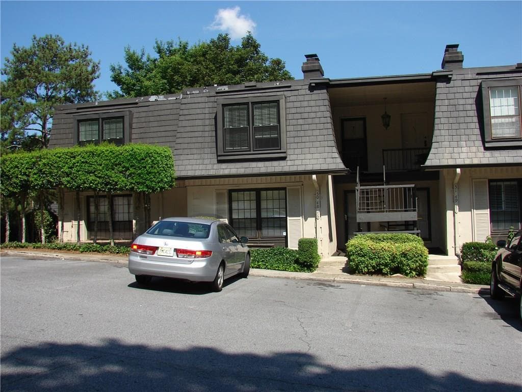 2 bedroom, 1,200 sq ft condominium sold at 46 La Rue Place, Atlanta, GA 30327