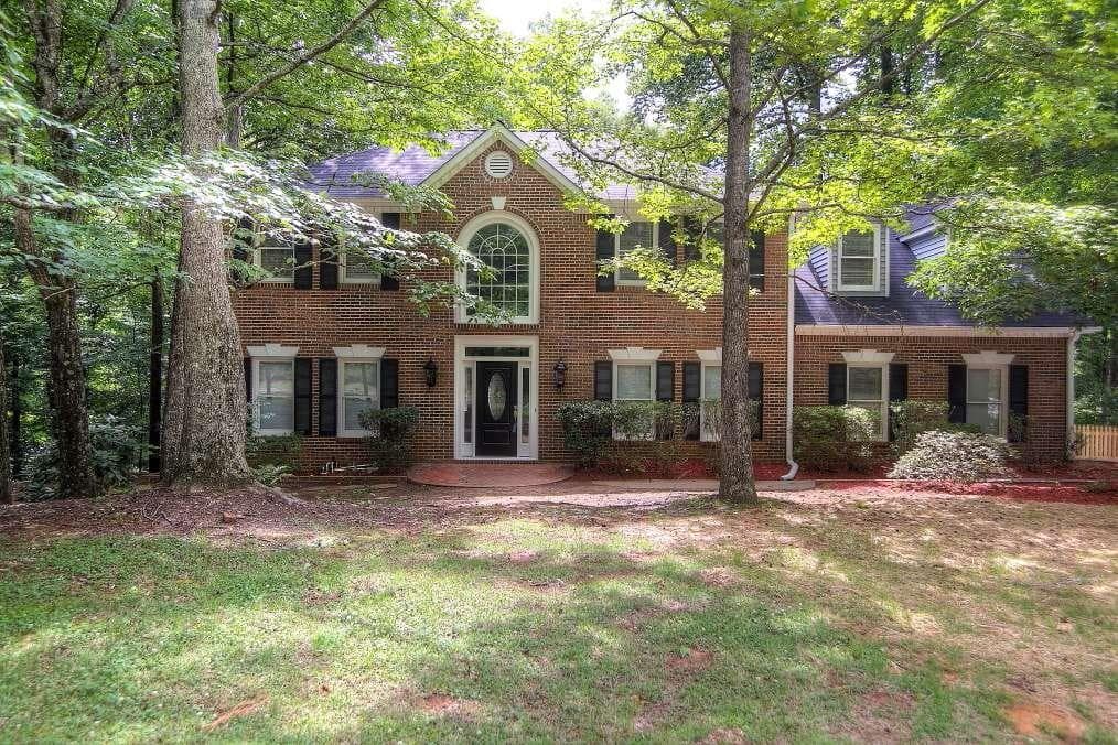 4 bedroom, 2,758 sq ft single family residence sold at 2365 Habersham Drive, Marietta, GA 30064