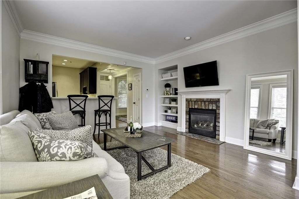1 bedroom, 901 sq ft condominium sold at 3101 Howell Mill Road 208, Atlanta, GA 30327