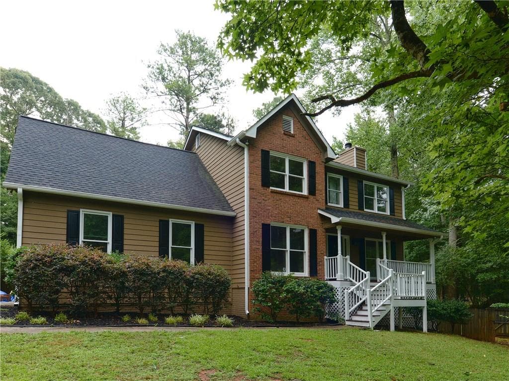 4 bedroom, 1,950 sq ft single family residence sold at 130 Cedar Creek Court, Fayetteville, GA 30215
