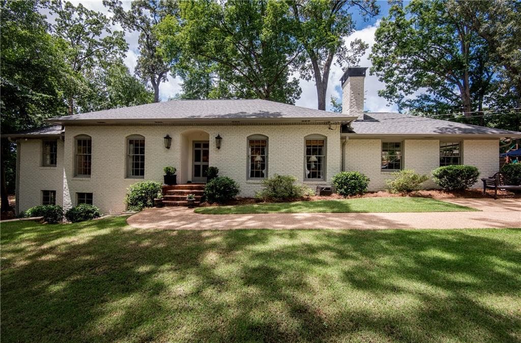 3 bedroom, 1,734 sq ft single family residence sold at 1198 Milmar Drive, Atlanta, GA 30327