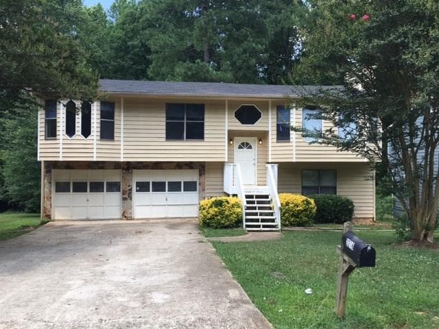 3 bedroom, 1,892 sq ft single family residence sold at 2218 Lowtrail Court, Lithonia, GA 30058