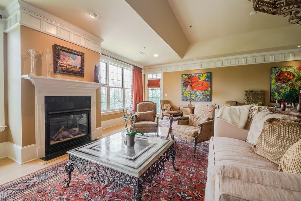 3 bedroom, 3,286 sq ft condominium sold at 3101 Howell Mill Road 301, Atlanta, GA 30327