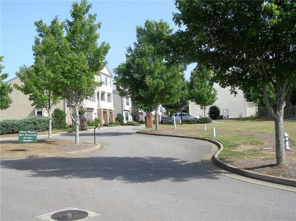 3 bedroom, 1,918 sq ft townhouse sold at 121 Riverstone Commons Circle, Canton, GA 30114