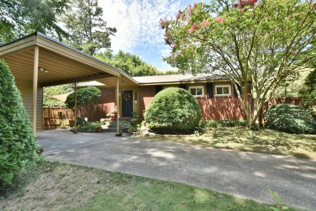 3 bedroom, 1,176 sq ft single family residence sold at 5089 Fairmont Road, Smyrna, GA 30082