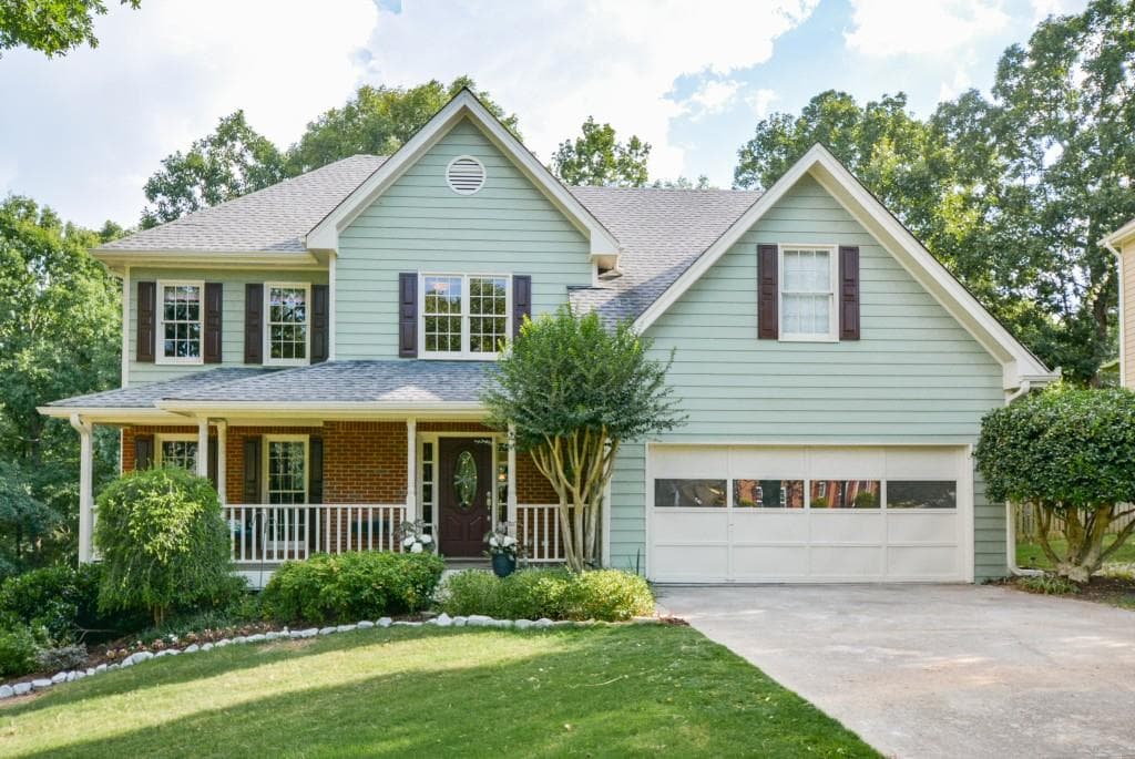 4 bedroom, 2,550 sq ft single family residence sold at 1015 Secret Cove Drive, Sugar Hill, GA 30518