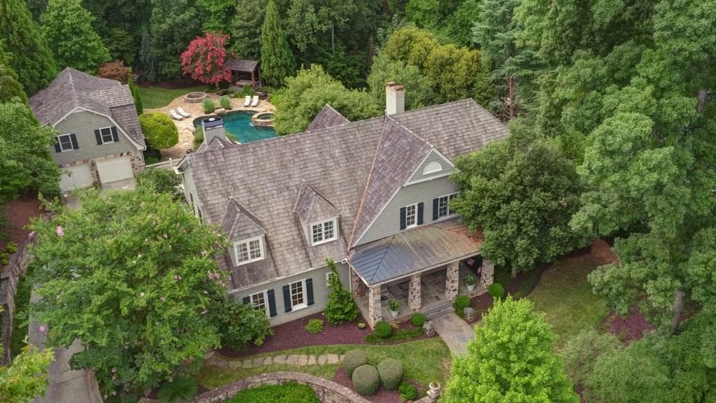 5 bedroom, 7,605 sq ft single family residence sold at 1946 W Wesley Road, Atlanta, GA 30327