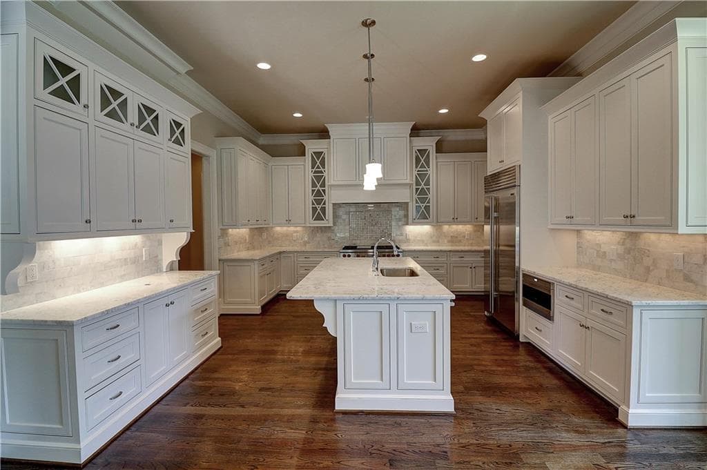 5 bedroom, 5,877 sq ft single family residence sold at 275 Lafayette Way, Atlanta, GA 30327