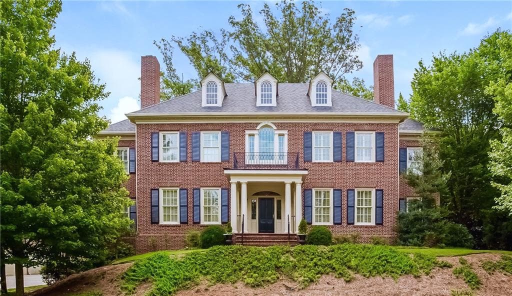 5 bedroom, 6,964 sq ft single family residence sold at 2641 Old Wesley Place, Atlanta, GA 30327
